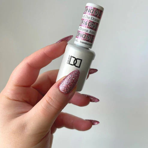 DND Gel Polish #916 - Am I The Drama