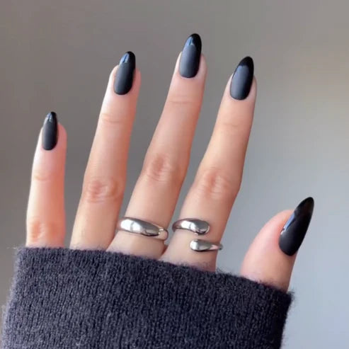 DND Gel Polish #888 - Master Black