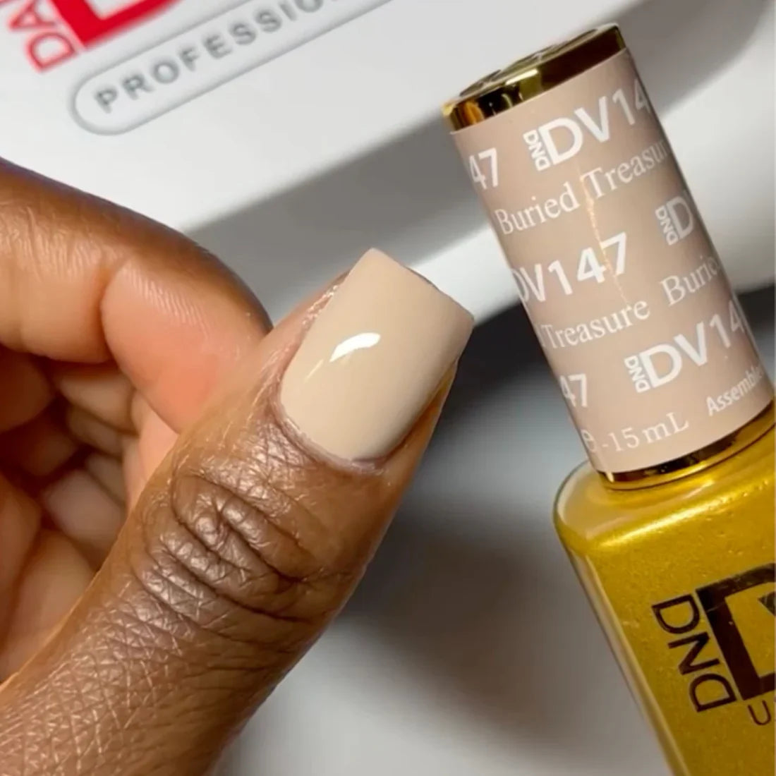 DIVA Gel Polish #147 - Buried Treasure