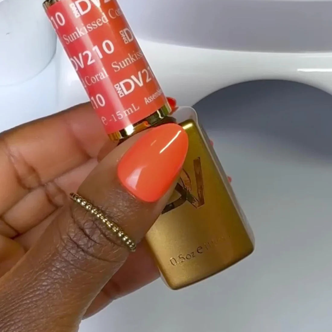 DIVA Gel Polish #210 - Sunkissed Coral