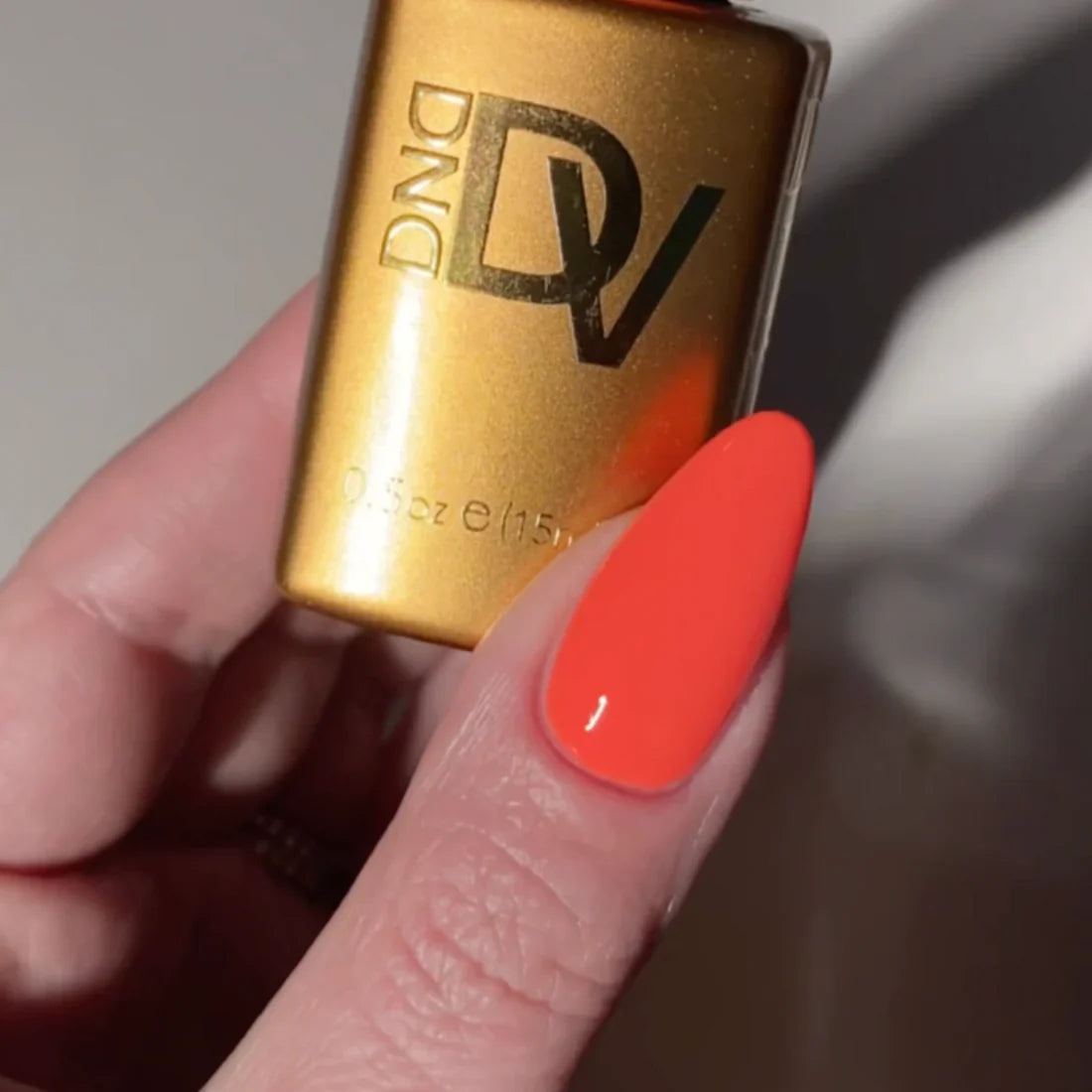 DIVA Gel Polish #210 - Sunkissed Coral