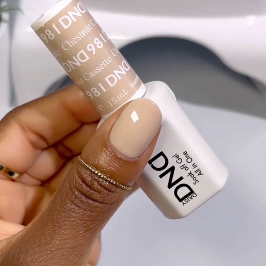 DND Gel Polish #981 - Chestnut Cassette