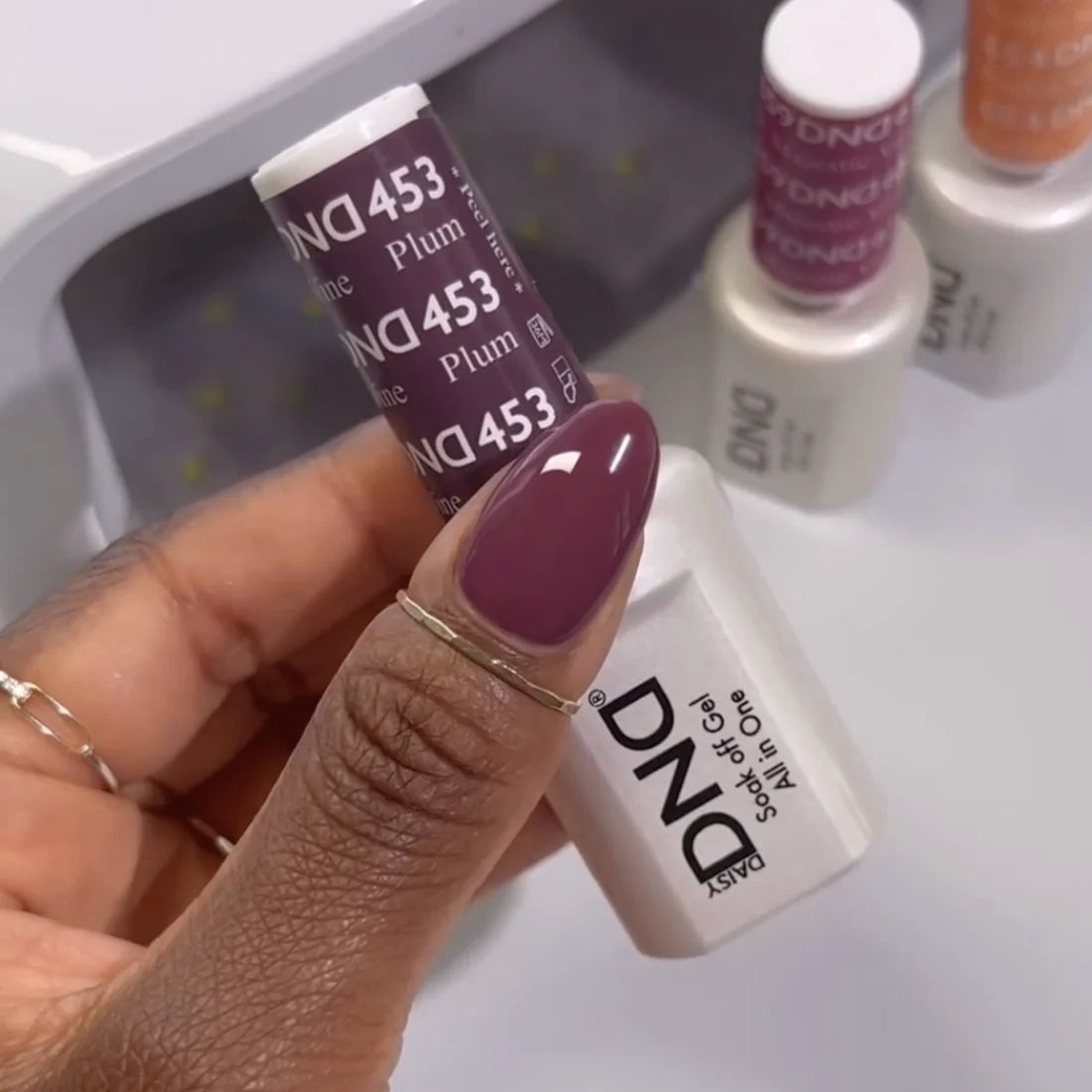 DND Gel Polish #453 - Plum Wine